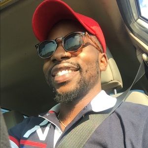 Meet your Posher, Emmanuel